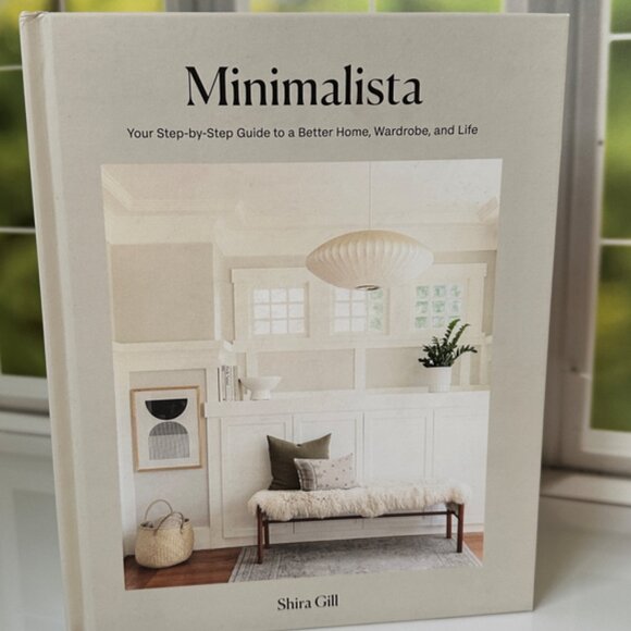 Minimalista Hardcover: Step-by-Step Guide to a Better Home, Wardrobe & Life - Picture 1 of 3